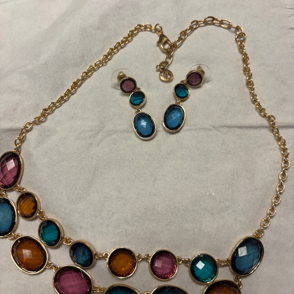 Beautiful necklace and earring set